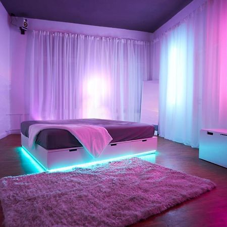 Huge Apartment With Home Cinema And Kitchen In Friedrichshain เบอร์ลิน ภายนอก รูปภาพ