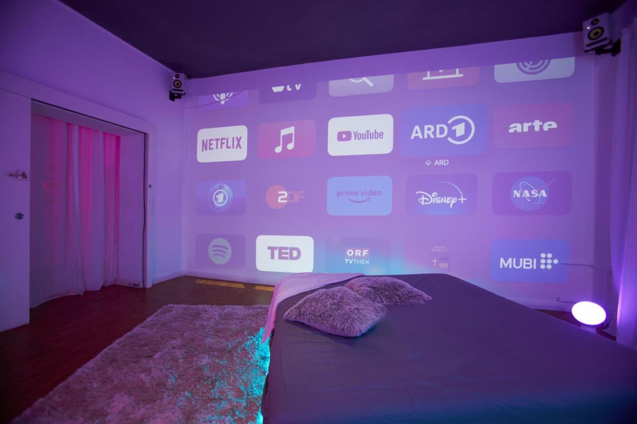 Huge Apartment With Home Cinema And Kitchen In Friedrichshain เบอร์ลิน ภายนอก รูปภาพ